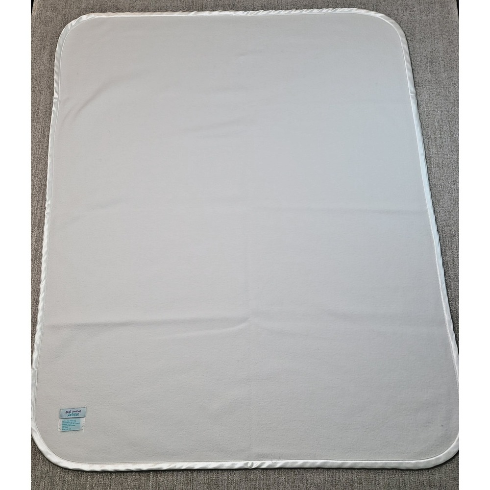 Lord & Taylor Small Creations White Fleece w/ Satin Trim Baby Blanket Comfy Soft